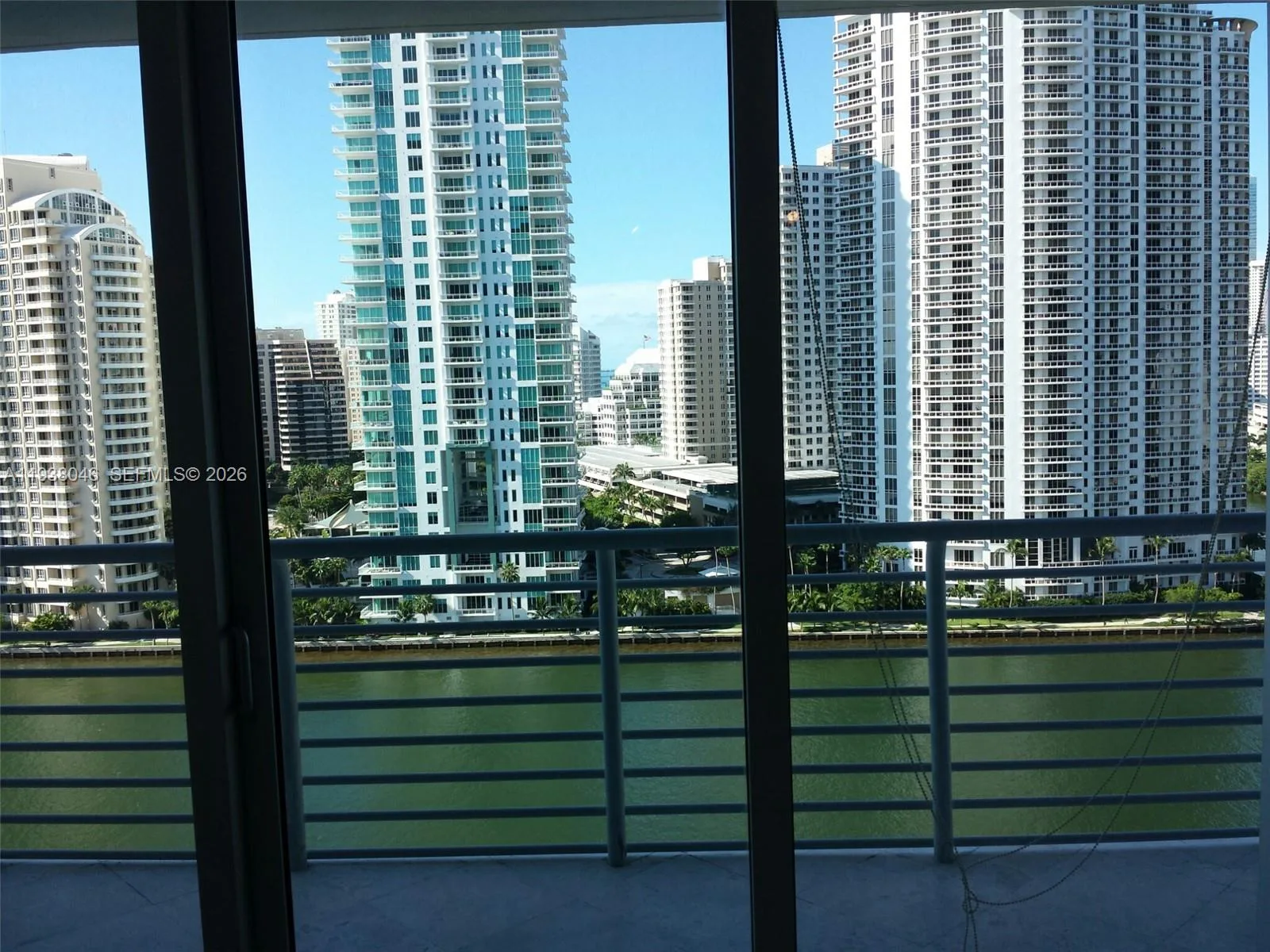 325 S BISCAYNE BL # 1819, Miami, FL 33131