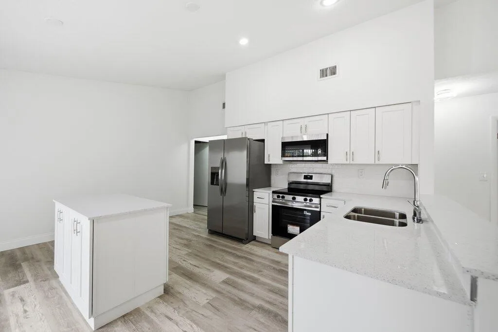 905 NW 22nd Avenue, Delray Beach, FL 33445 photo 12
