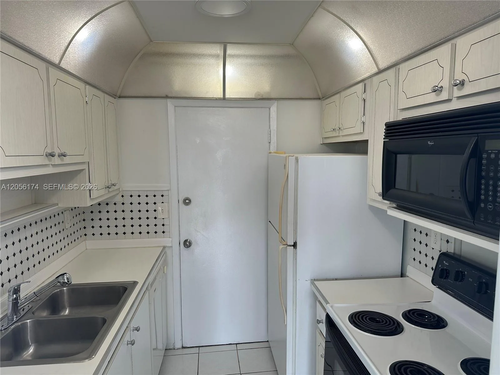 12590 NE 16th Ave # 411, North Miami, FL 33161 — zdjęcie 2