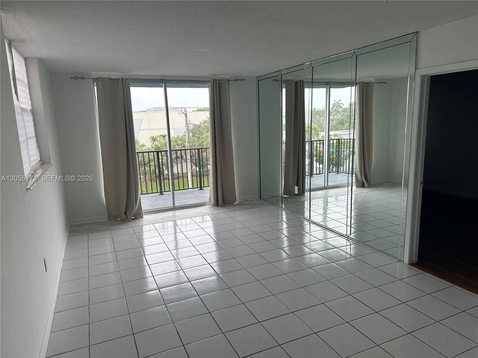 12590 NE 16th Ave # 411, North Miami, FL 33161 — zdjęcie 3