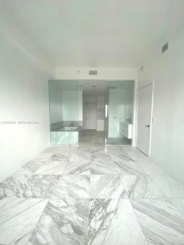 480 NE 31st St # 2403, Miami, FL 33137 photo 2