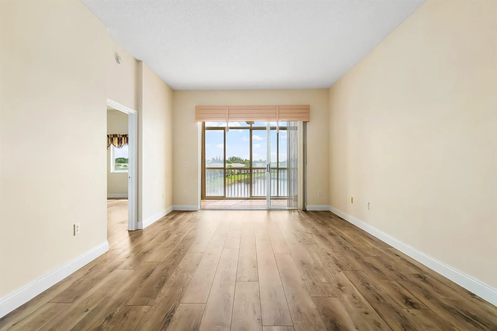 7904 Trent Drive # 410, Tamarac, FL 33321 — zdjęcie 2
