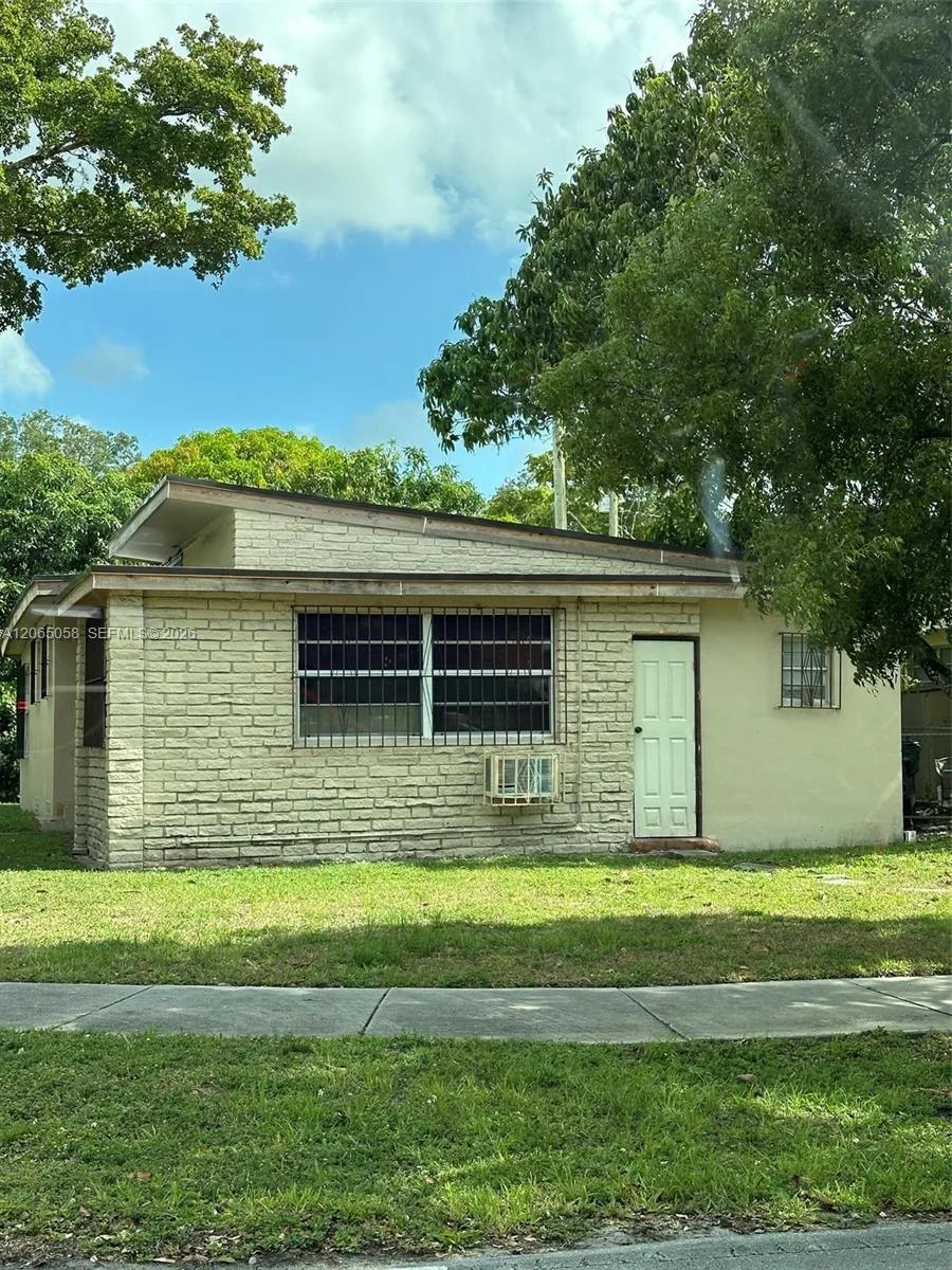 1300 SW 58th Ave, West Miami, FL 33144 photo 4