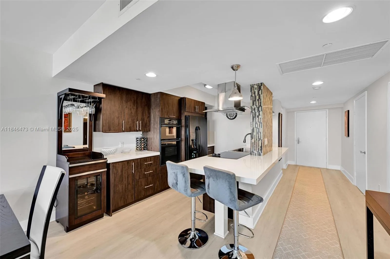 1850 S Ocean Dr # 1907, Hallandale Beach, FL 33009