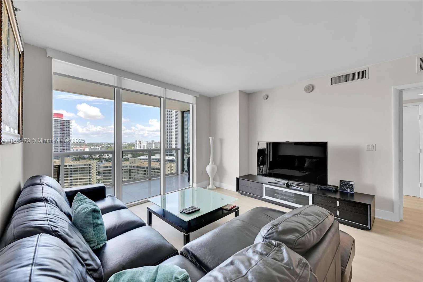 1850 S Ocean Dr # 1907, Hallandale Beach, FL 33009 photo 5