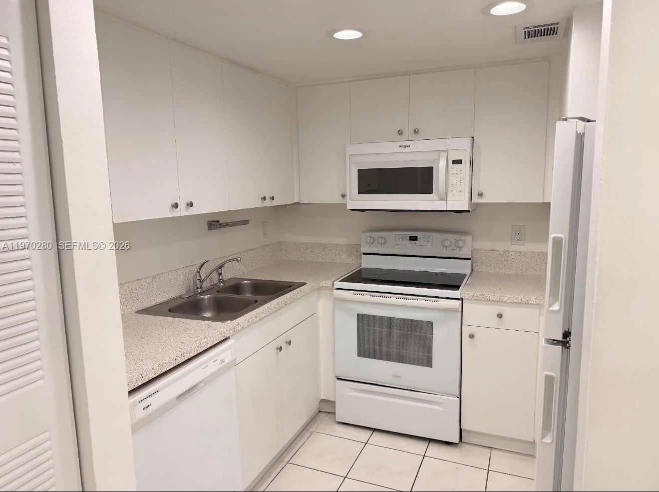 8050 NW 8th St # 1307, Miami, FL 33126 photo 7