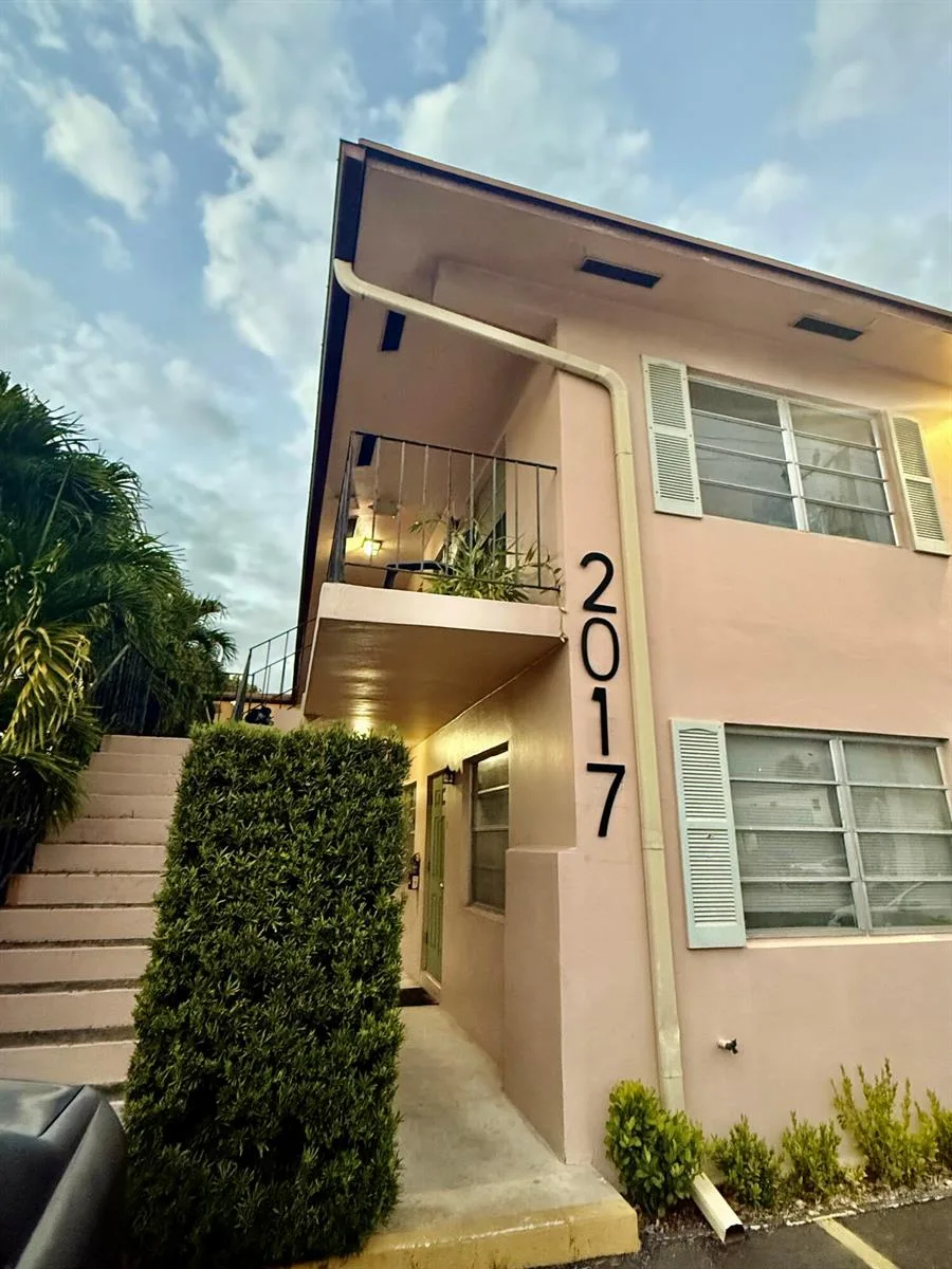2017 NE 18TH Street # 2, Fort Lauderdale, FL 33305