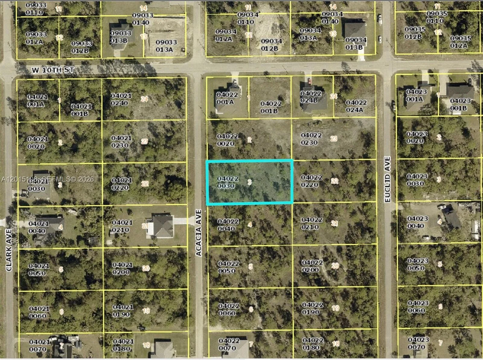 918 Acacia Ave, Lehigh Acres, FL 33972 photo 2