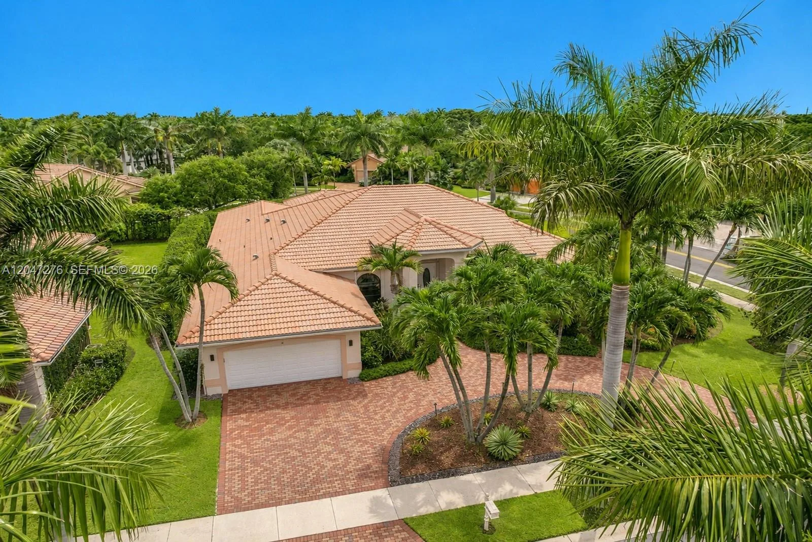 392 Coconut Cir, Weston, FL 33326 photo 3