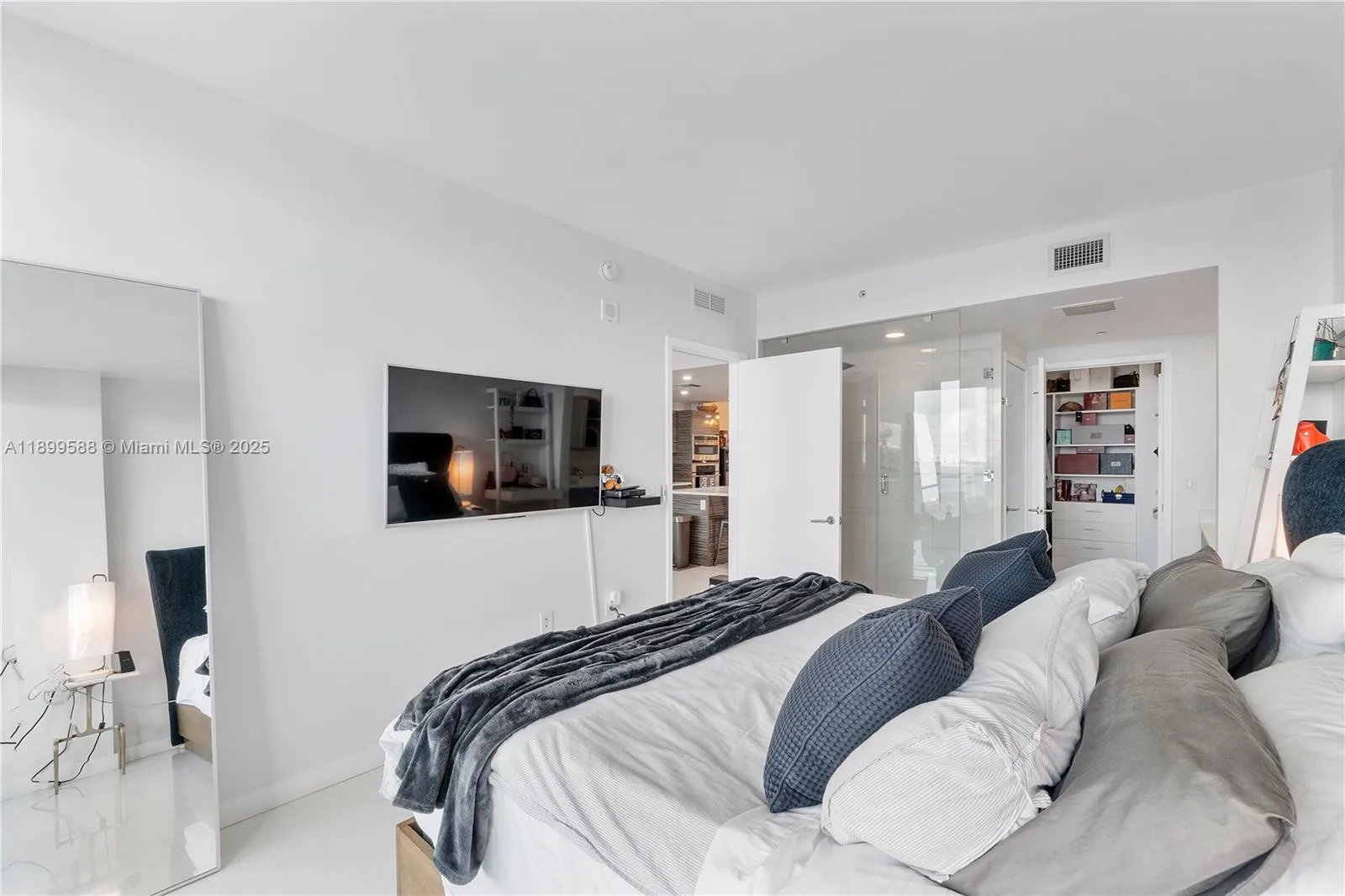 460 NE 28th St # 2103, Miami, FL 33137 photo 5