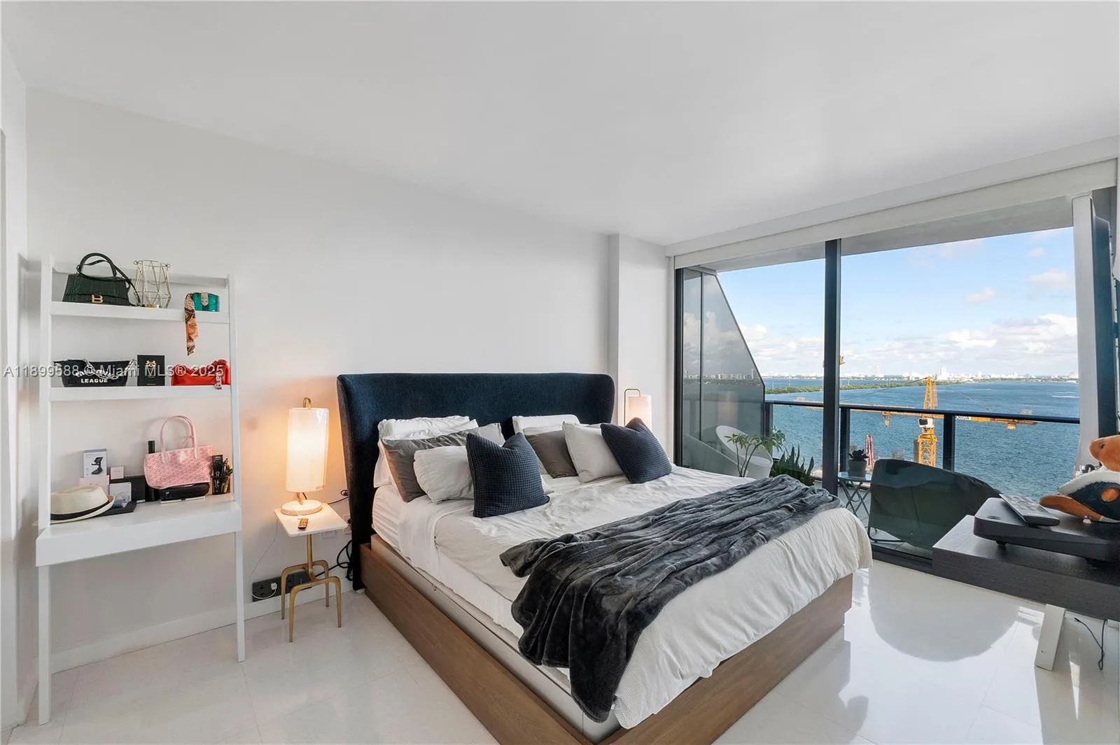 460 NE 28th St # 2103, Miami, FL 33137 photo 9