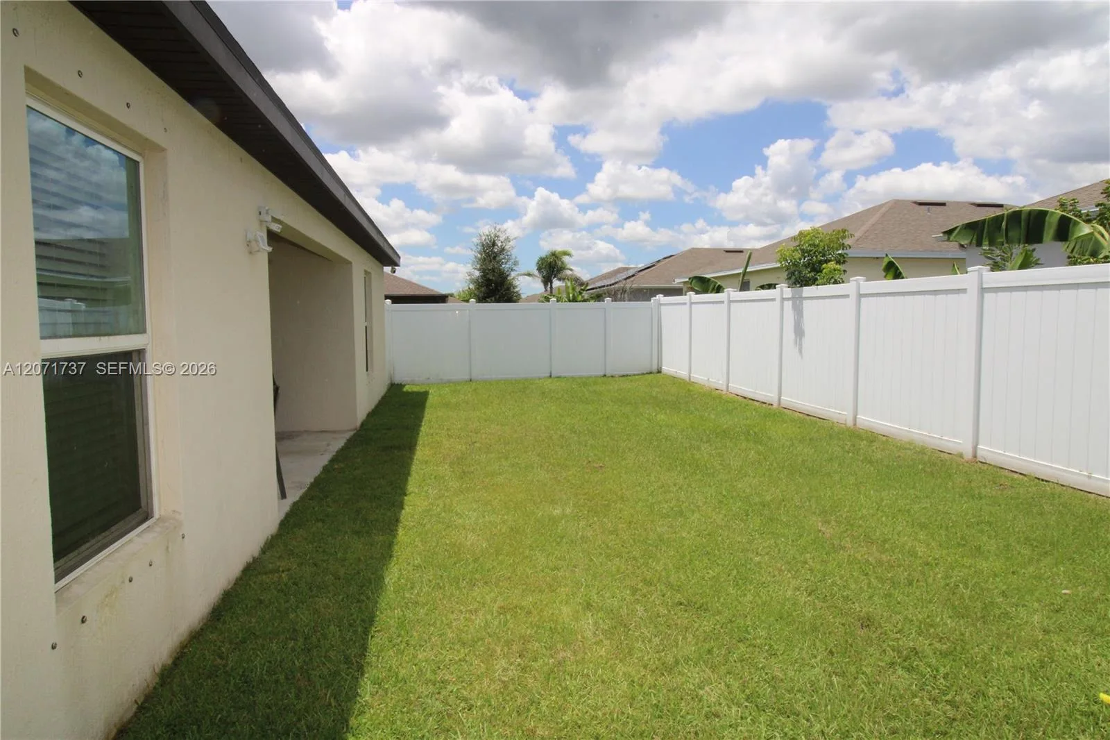 5424 Fantasy Dr, Fort Pierce, FL 34947 photo 2