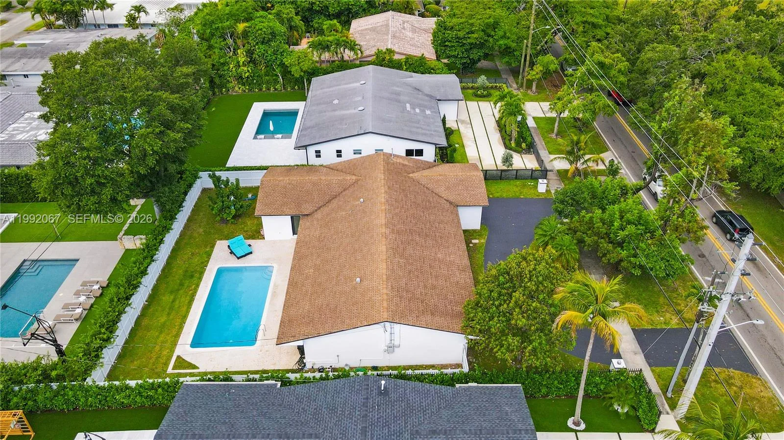 1850 NE 199th St, Miami, FL 33179 photo 2