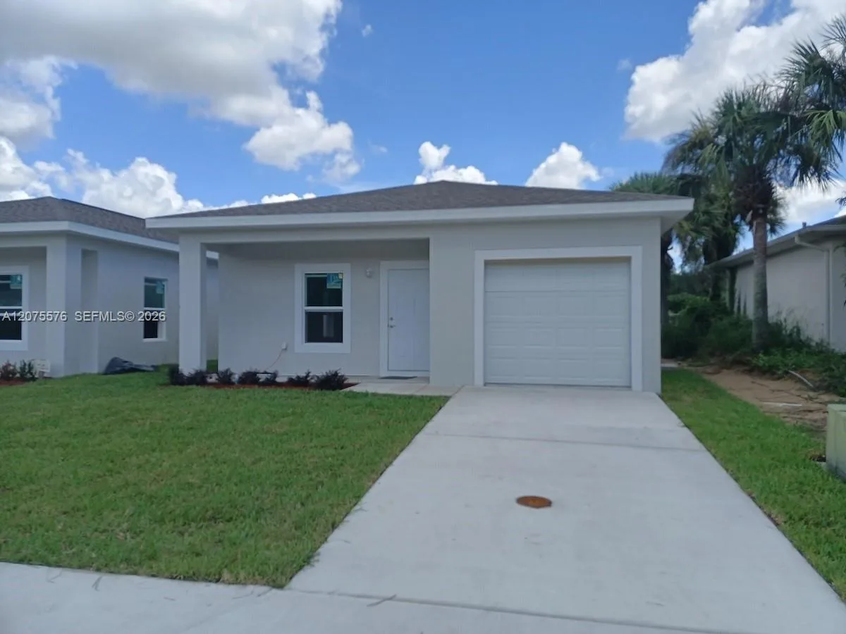 1481 Las Villas Blvd, Sebring, FL 33870