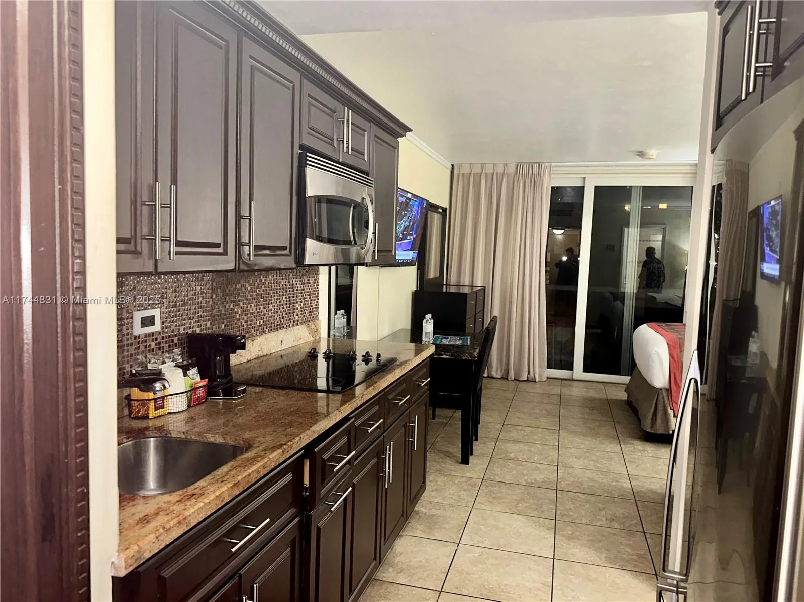 19201 Collins Ave # 435, Sunny Isles Beach, FL 33160 photo 2