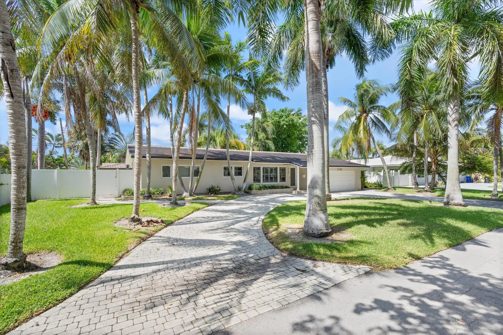 2740 NE 25th Place, Fort Lauderdale, FL 33305 photo 2