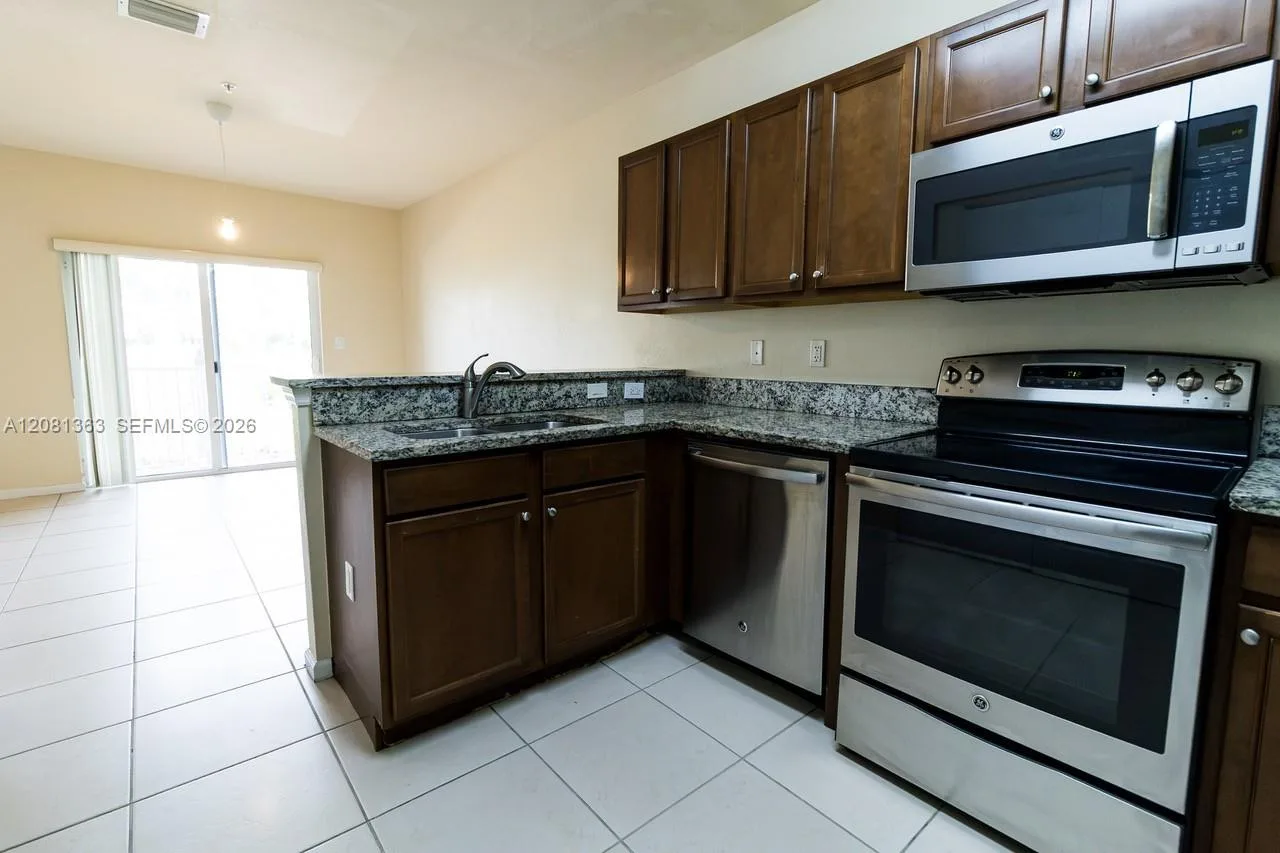 8800 NW 97th Ave # 208, Doral, FL 33178