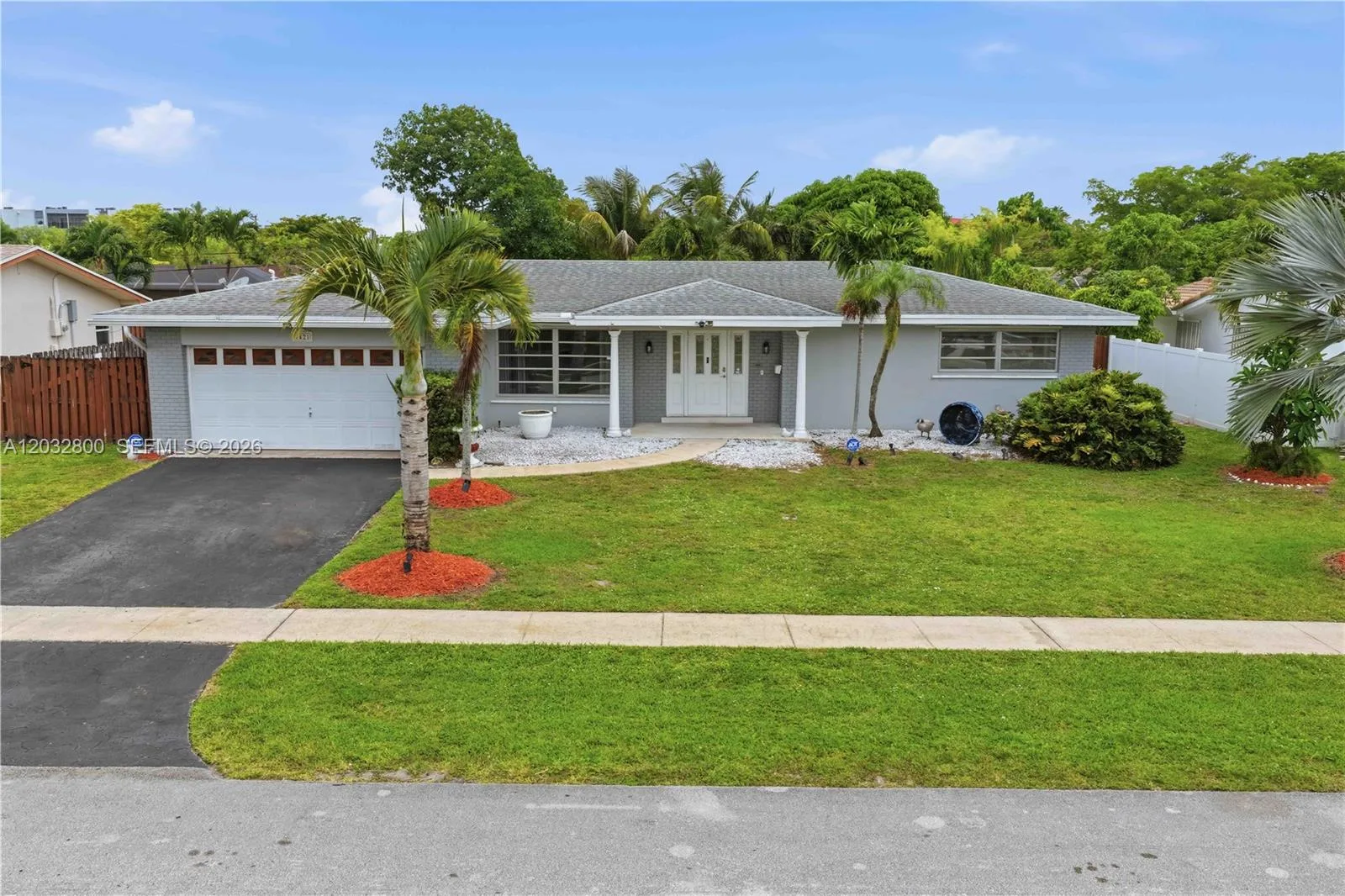 7421 NW 14th St, Plantation, FL 33313