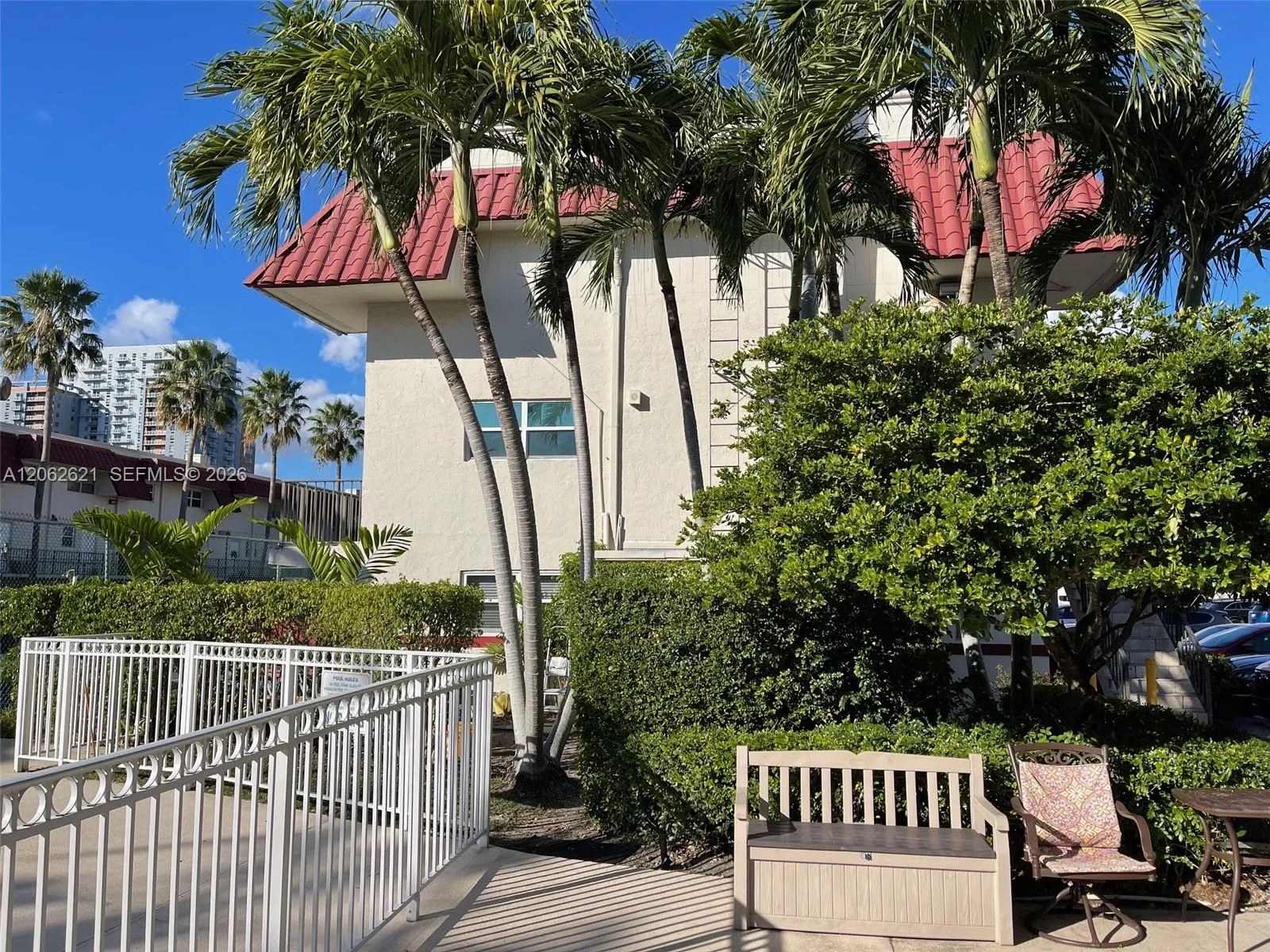 6703 N Kendall Dr # 404, Pinecrest, FL 33156
