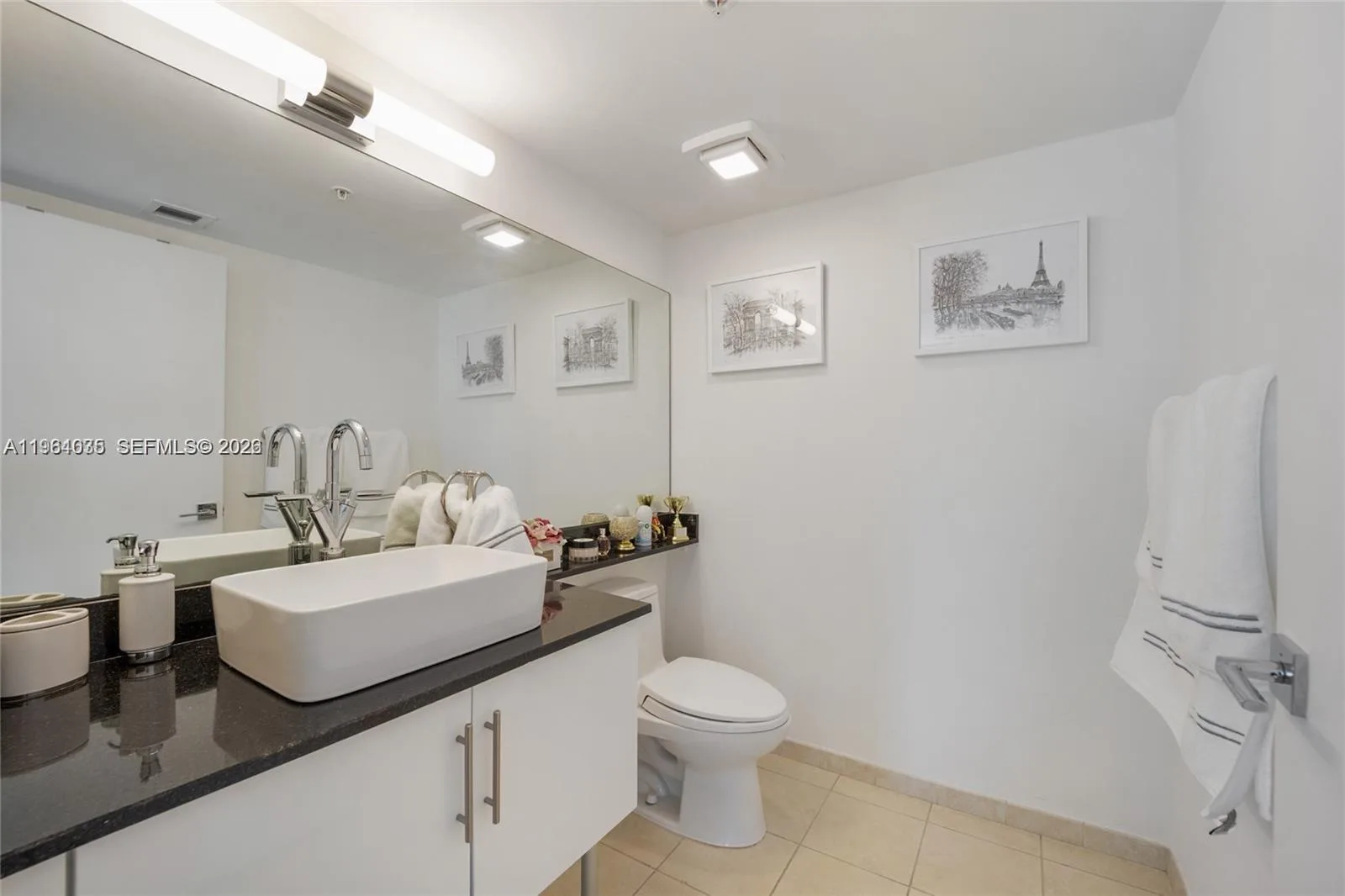 31 SE 5th St # 2706, Miami, FL 33131 photo 10