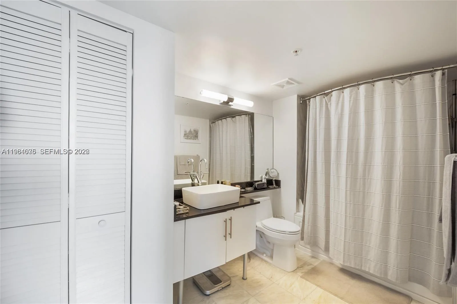 31 SE 5th St # 2706, Miami, FL 33131 photo 11