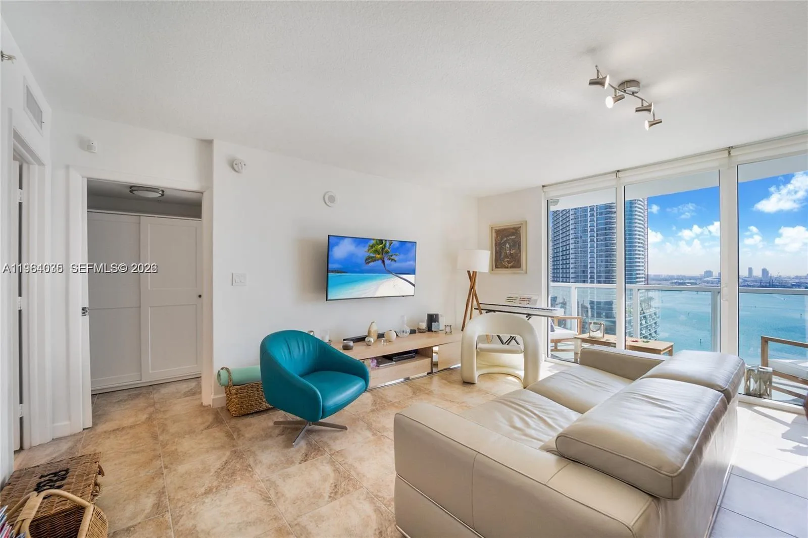 31 SE 5th St # 2706, Miami, FL 33131 photo 4