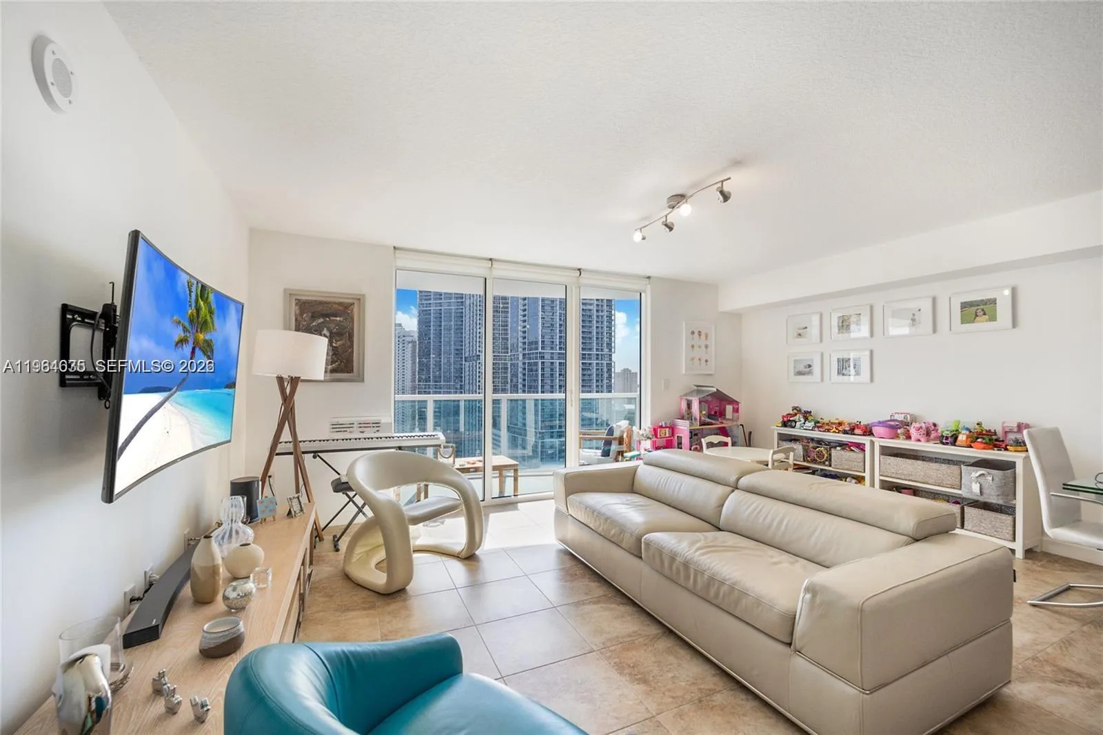 31 SE 5th St # 2706, Miami, FL 33131 photo 6