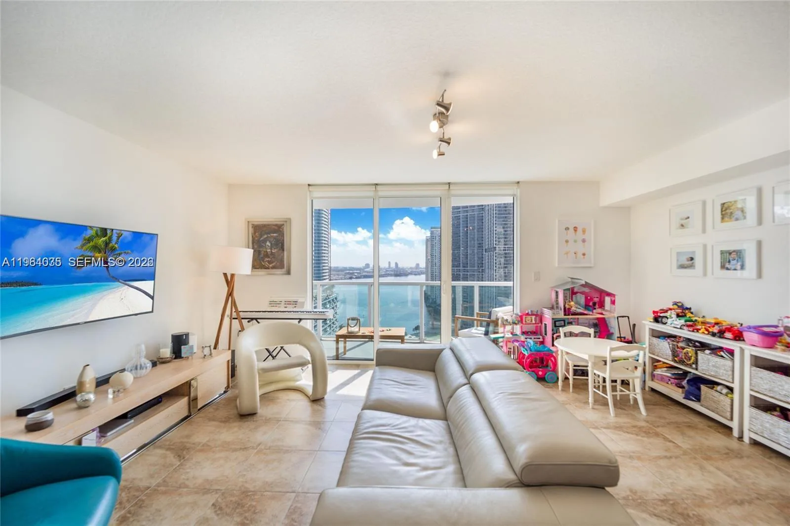 31 SE 5th St # 2706, Miami, FL 33131 photo 7