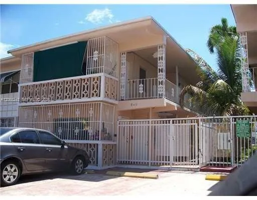 549 Meridian Ave # 10, Miami Beach, FL 33139 photo 2