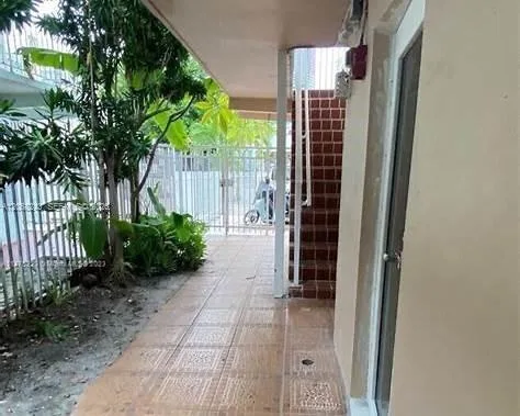 549 Meridian Ave # 10, Miami Beach, FL 33139 photo 3