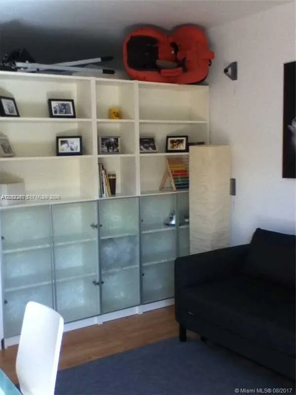 549 Meridian Ave # 10, Miami Beach, FL 33139 photo 5