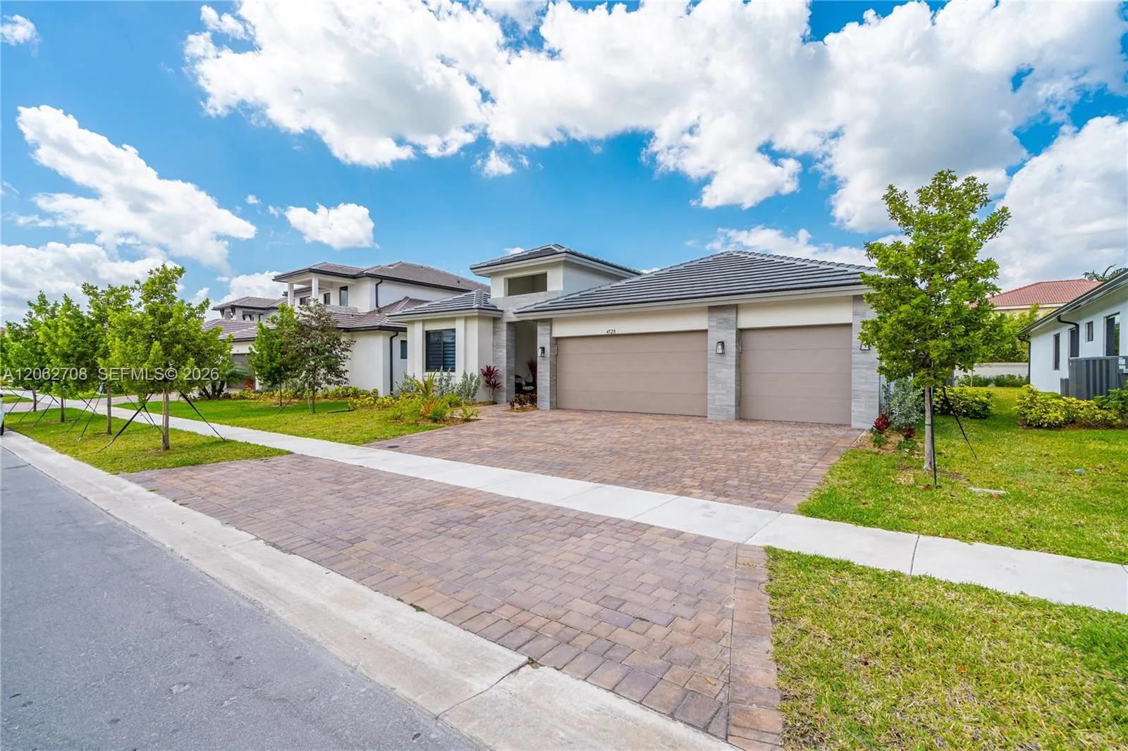 4528 SW 178th Ave, Miramar, FL 33029 photo 2