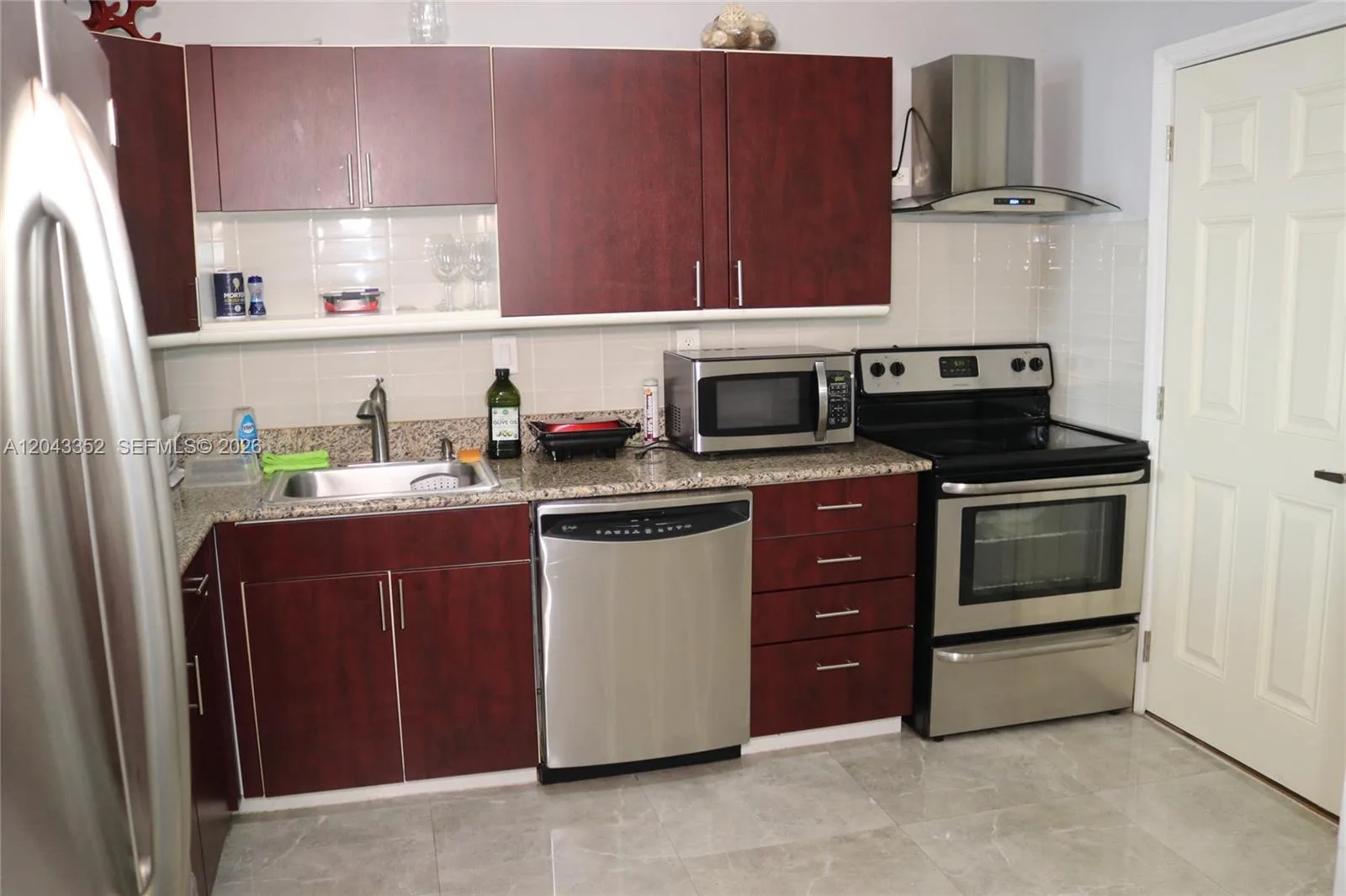 1150 NE 191st St # 37, Miami, FL 33179 photo 3