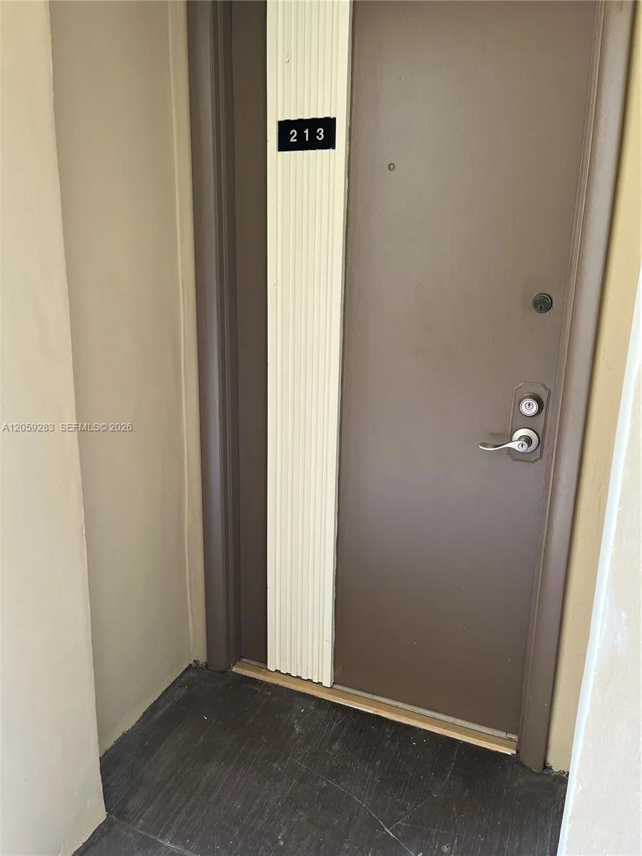 8625 NW 8th St # 213, Miami, FL 33126 photo 2