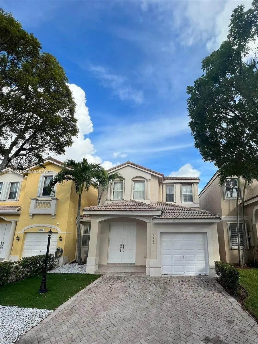 4847 NW 108th Ct, Doral, FL 33178