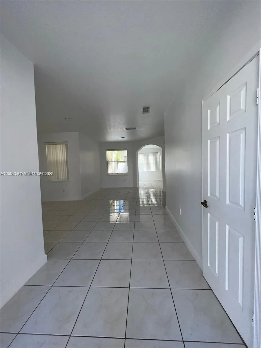 4847 NW 108th Ct, Doral, FL 33178 photo 3