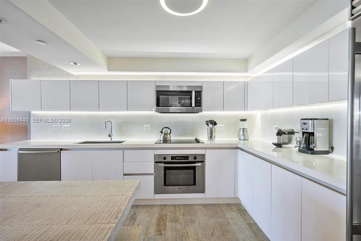 102 24th St # 1520, Miami Beach, FL 33139 photo 8