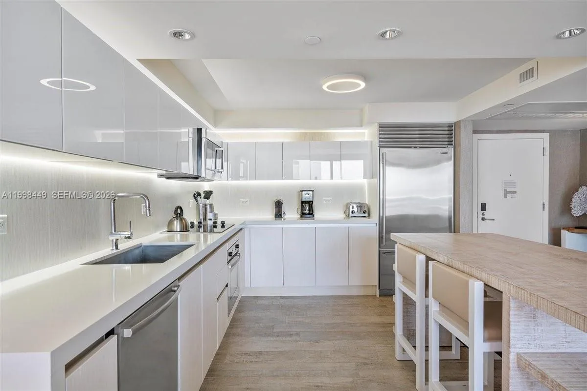 102 24th St # 1520, Miami Beach, FL 33139 photo 9