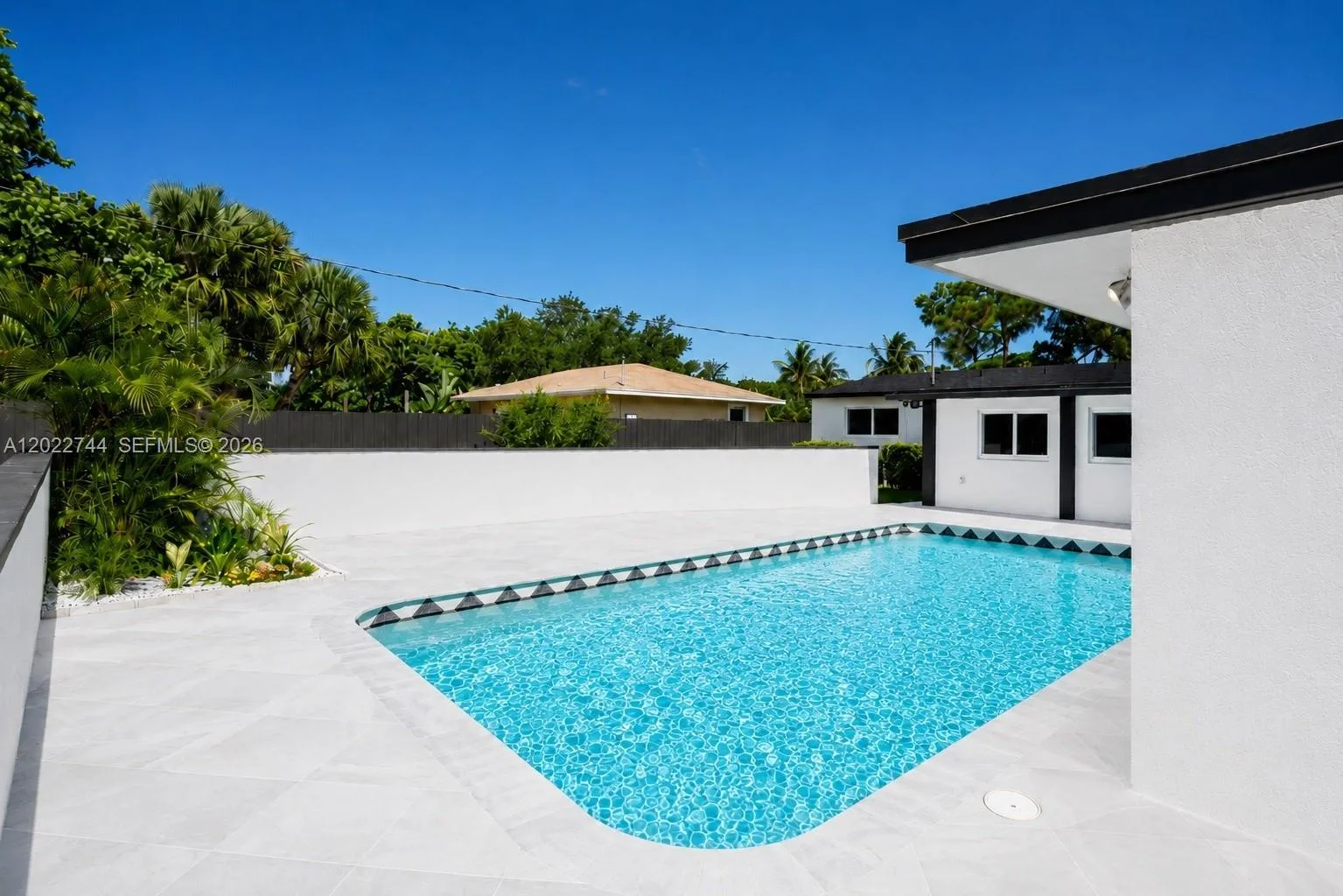 2573 Conroy Dr, North Palm Beach, FL 33403