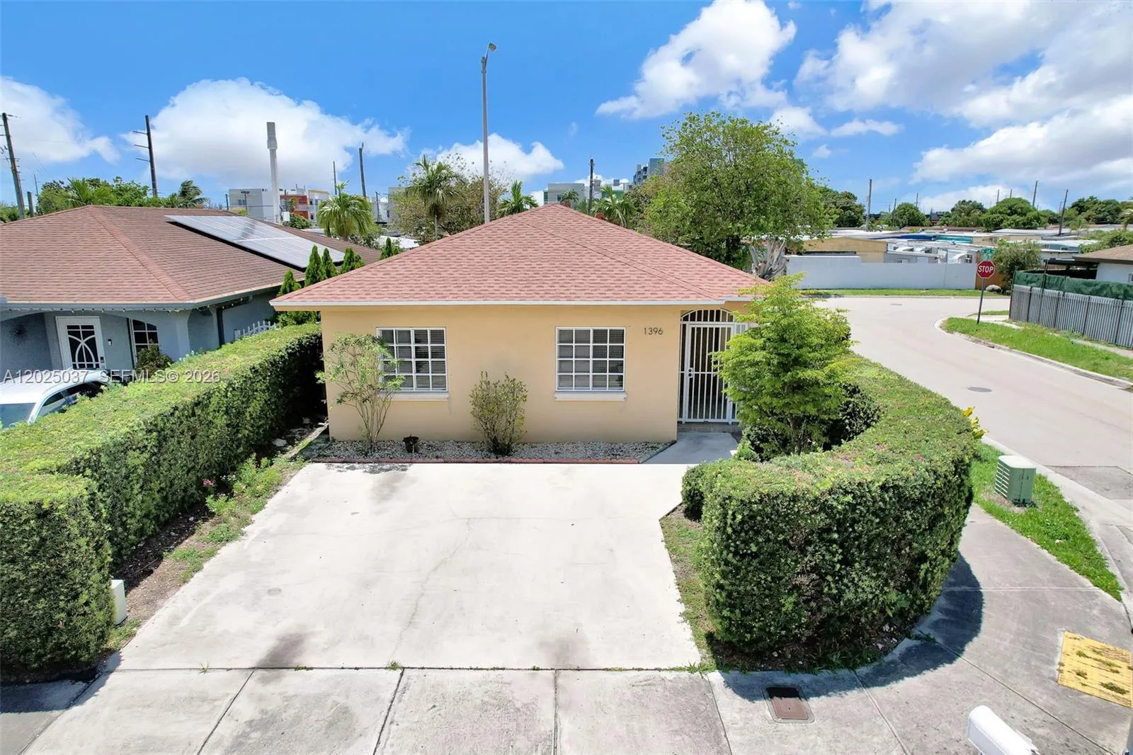 1396 W 30th St, Hialeah, FL 33012 photo 4