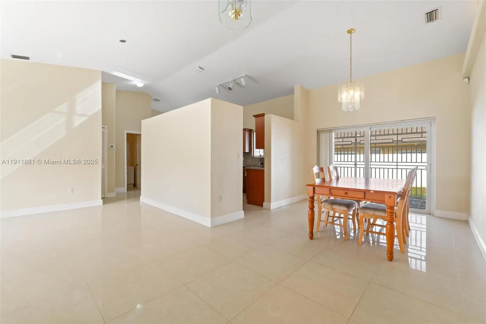 8761 NW 142nd St, Miami Lakes, FL 33018 photo 5