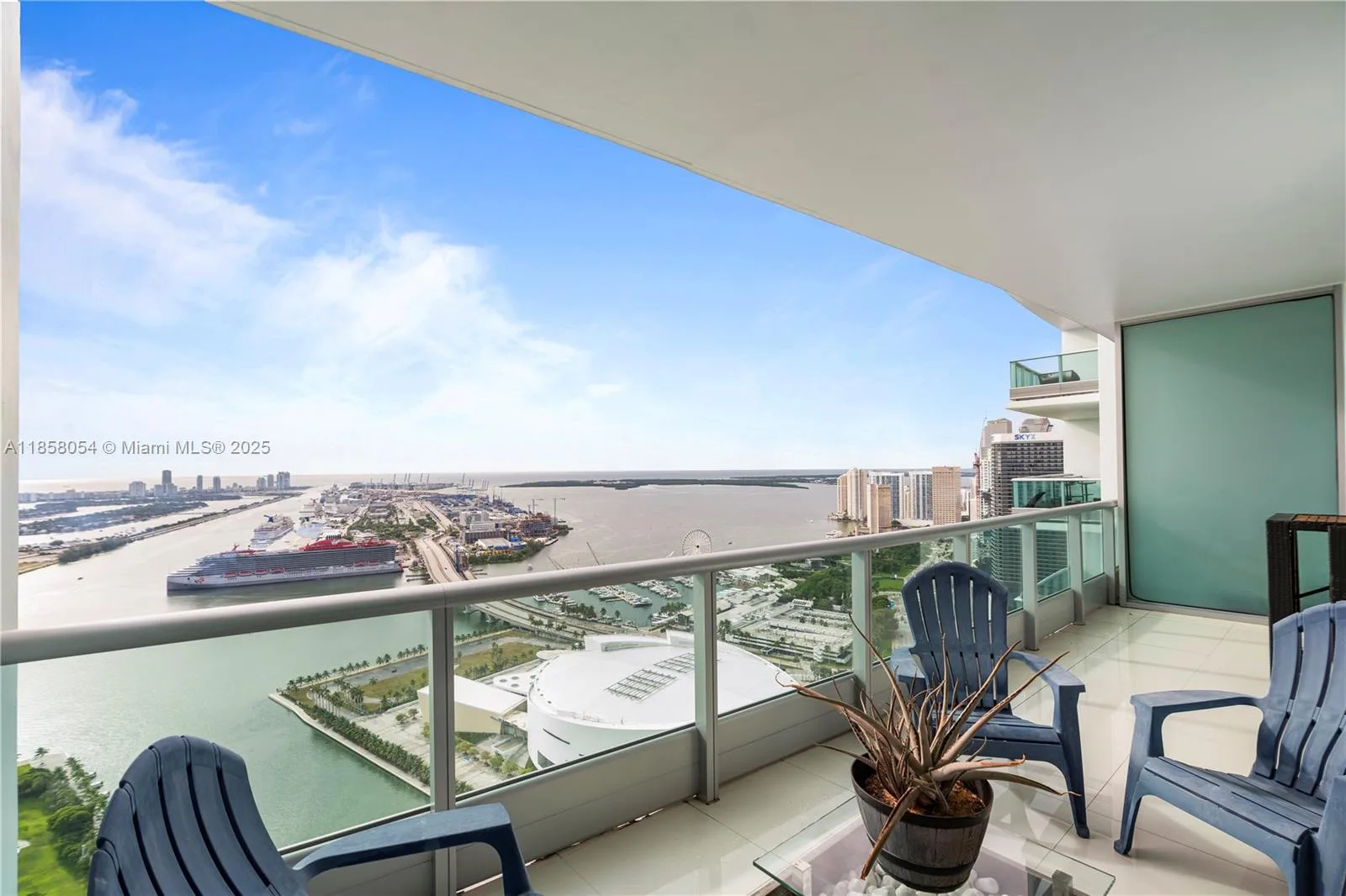 900 Biscayne Blvd # 5102, Miami, FL 33132 photo 2