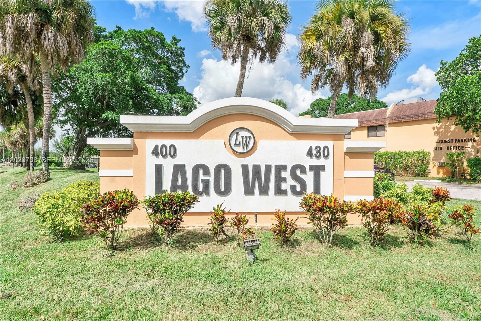 430 Commodore Dr # 213, Plantation, FL 33325