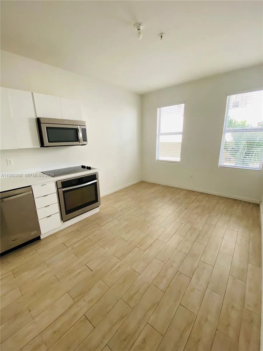 1611 Meridian Ave # 305, Miami Beach, FL 33139 photo 5