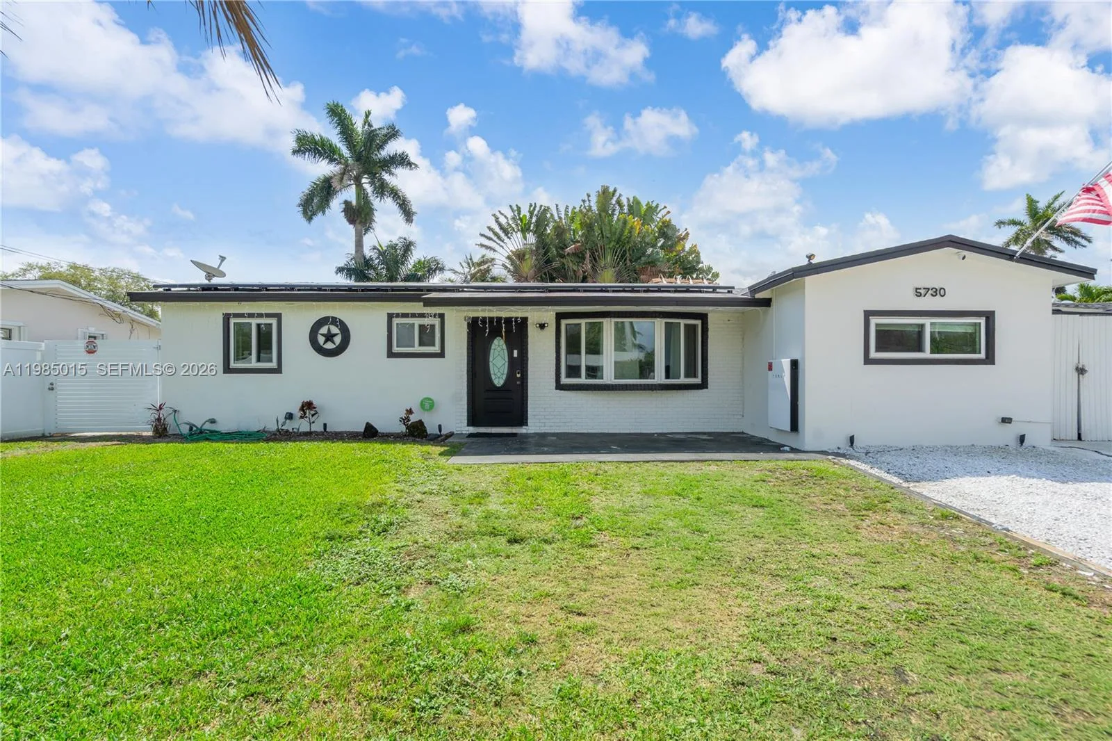 5730 SW 55th St, Davie, FL 33314 photo 2