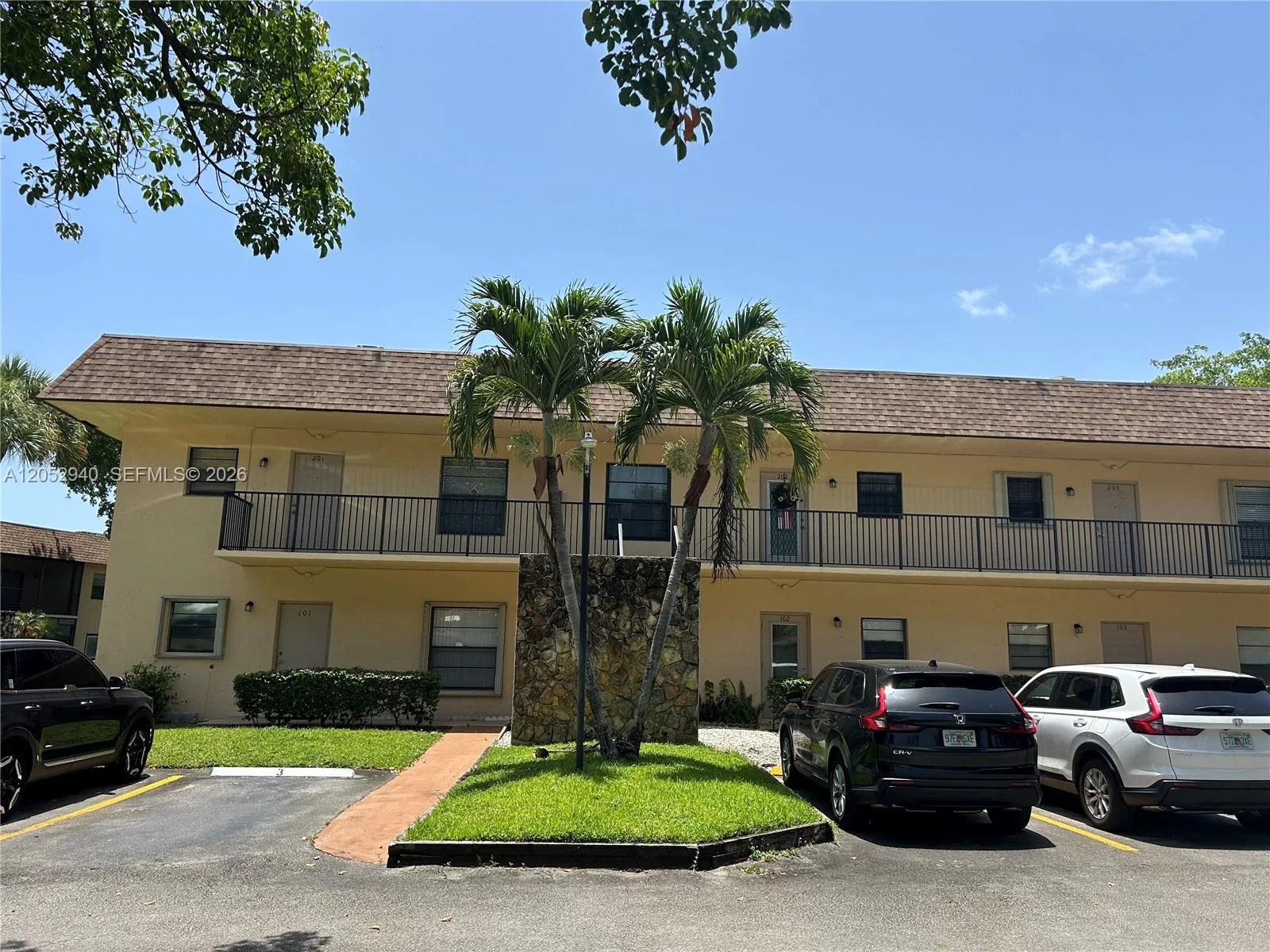 200 Gate Rd # 202, Hollywood, FL 33024
