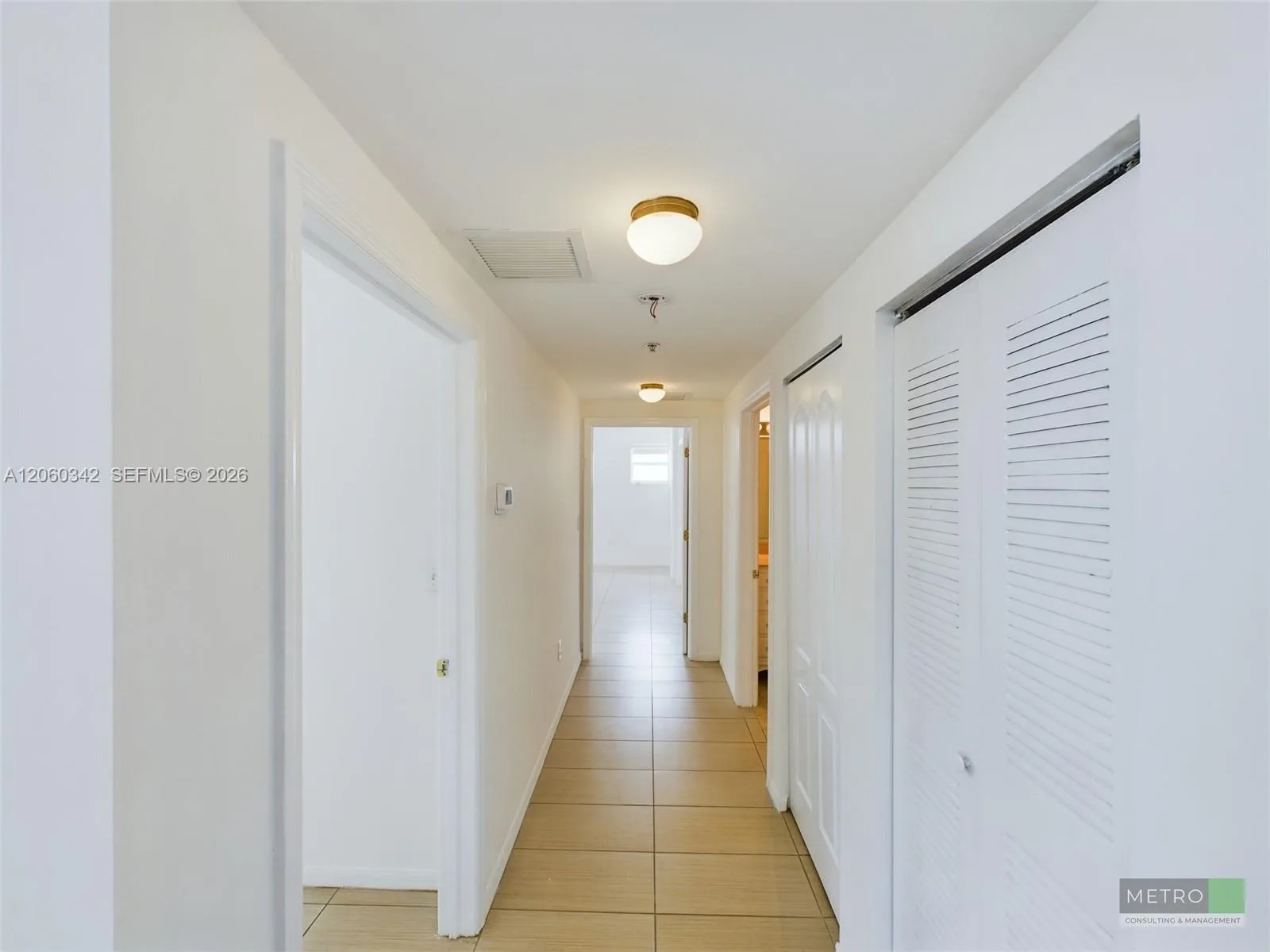 425 NE 30th St # Apt 202, Miami, FL 33137 photo 4