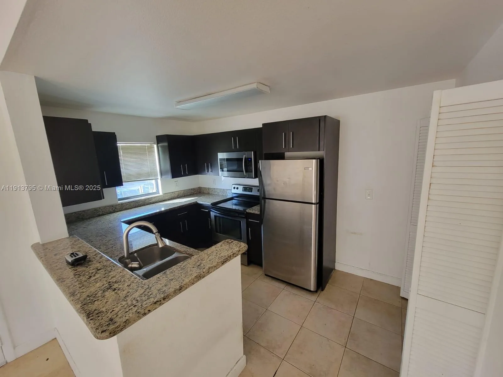 3992 NW 87th Ave # 3992, Sunrise, FL 33351 photo 4