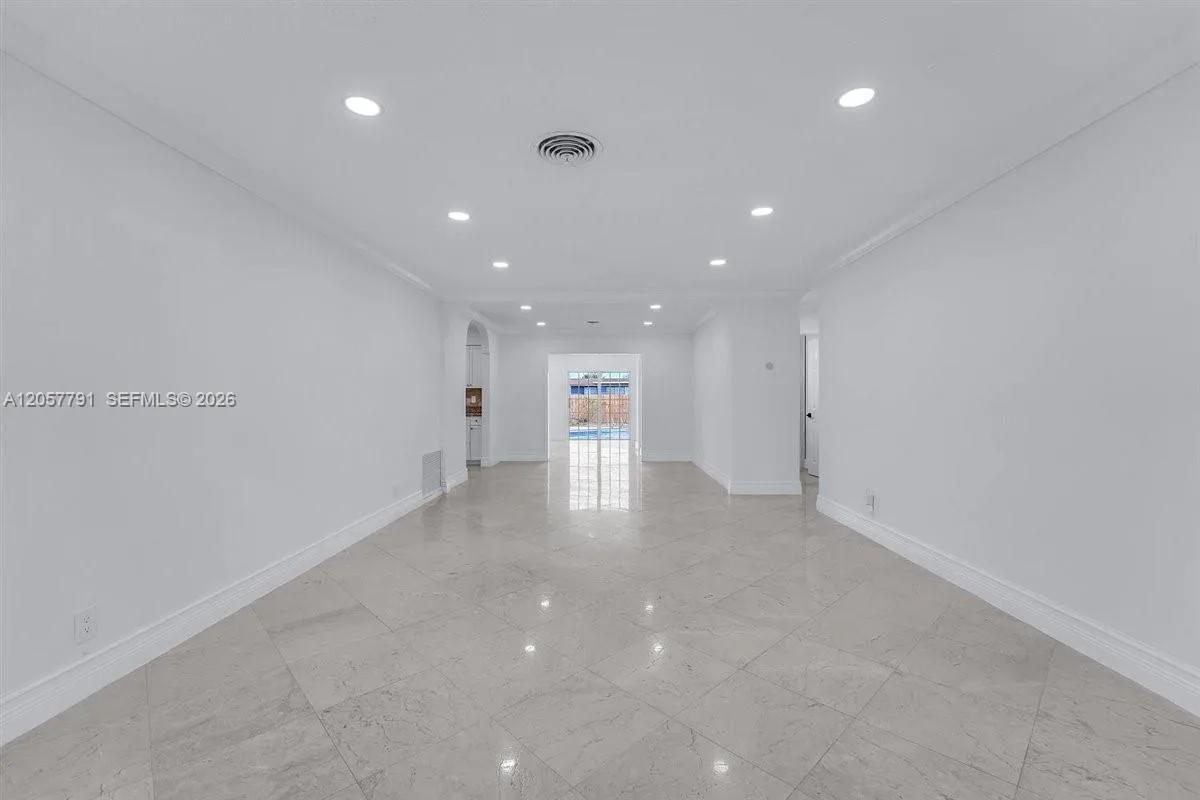2005 N 36th Ave, Hollywood, FL 33021 photo 3