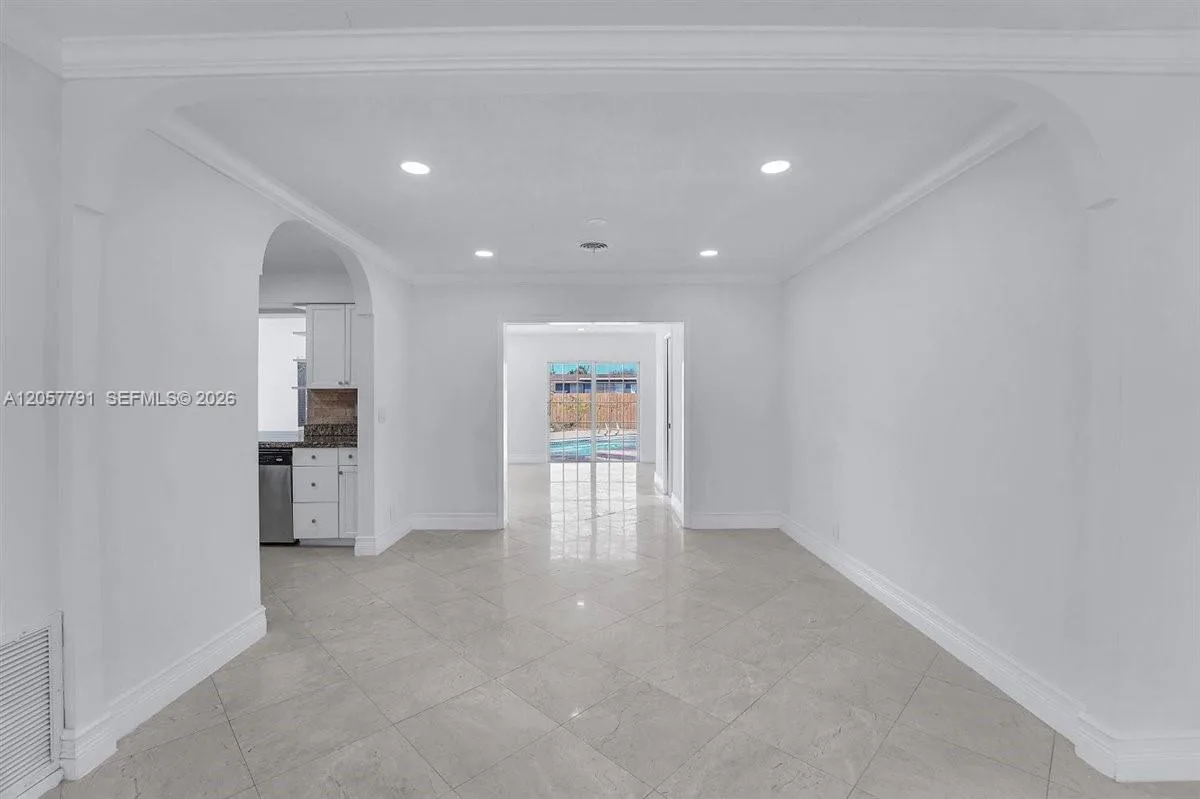 2005 N 36th Ave, Hollywood, FL 33021 photo 4